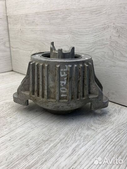 Подушка двигателя