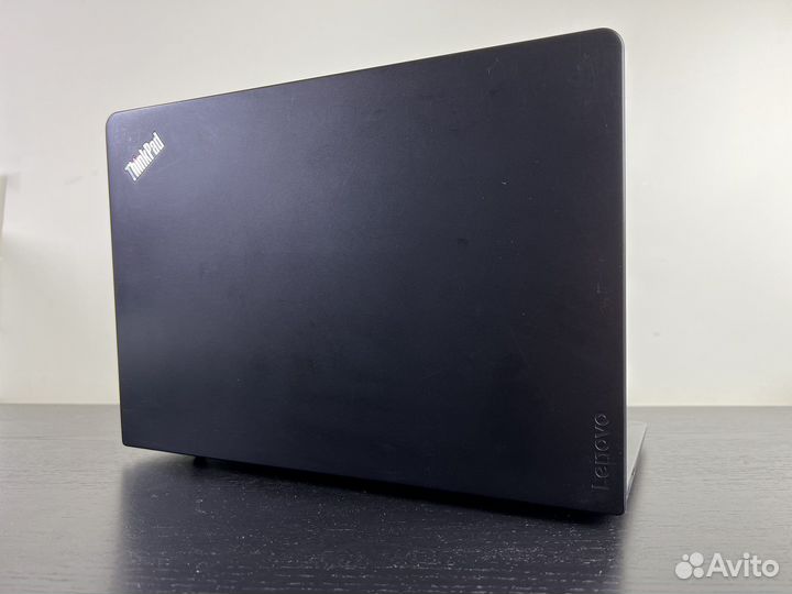 Новый ноутбук Lenovo: i3-7го/8Гб Озу/SSD