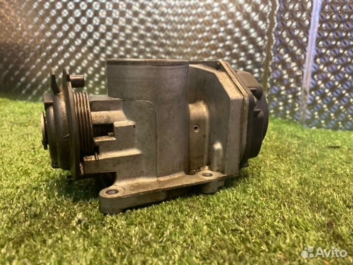 Дроссельная заслонка Volkswagen Golf 4 хэтчбек 1.4