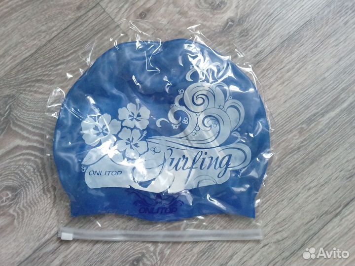 Шапка и очки для плавания