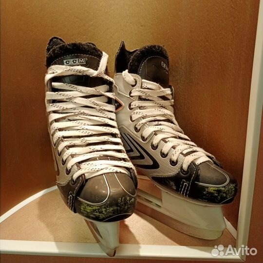 Коньки хоккейные