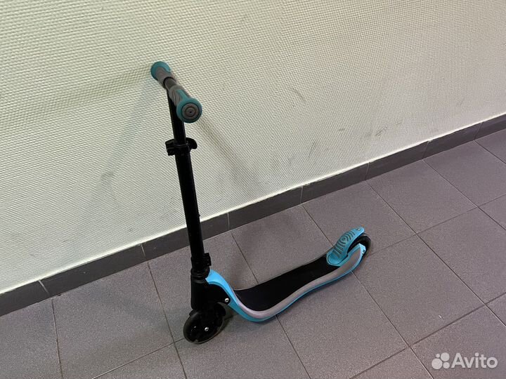 Самокат детский со светящимися колесами