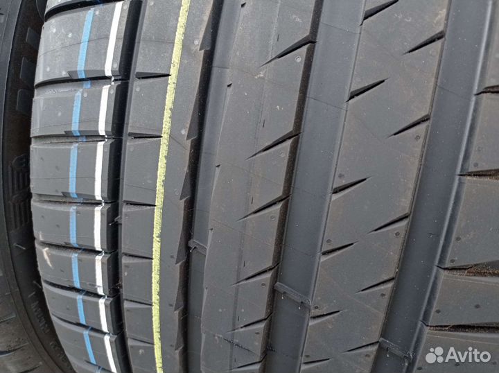 Michelin Pilot Sport 4 275/35 R19 и 245/40 R19 98Y
