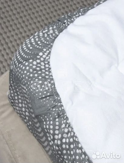 Простынь на резинке 140 200