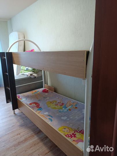 Двухъярусная кровать металлическая бу