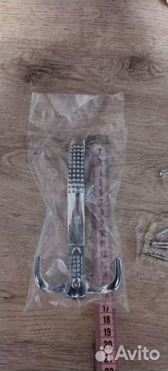 Крючки мебельные