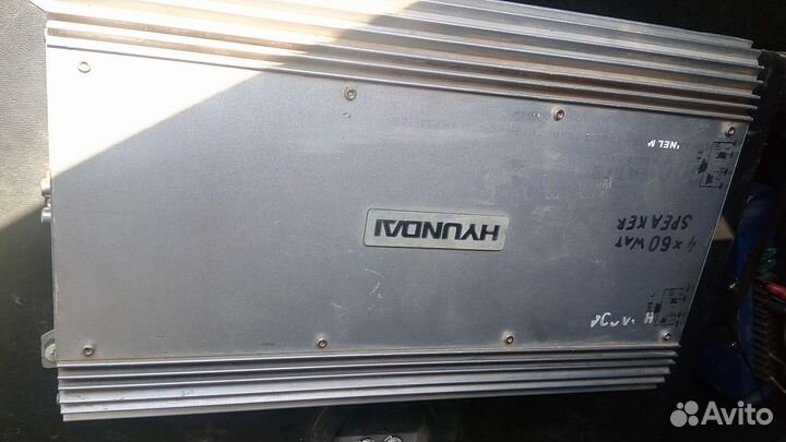 Сабвуфер и усилитель в автомобиль