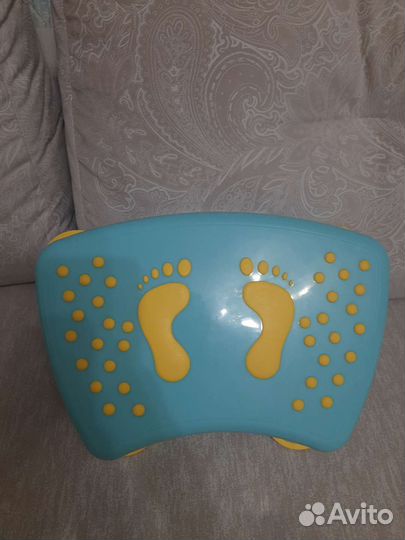 Подставка для ног и сидение для унитаза с ручками