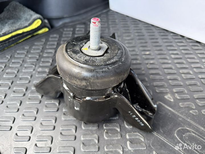 Подушка (опора) двигателя правая Hyundai Creta