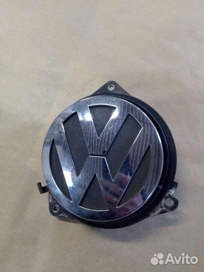 Эмблема ручка крышки багажника Фольксваген Пассат