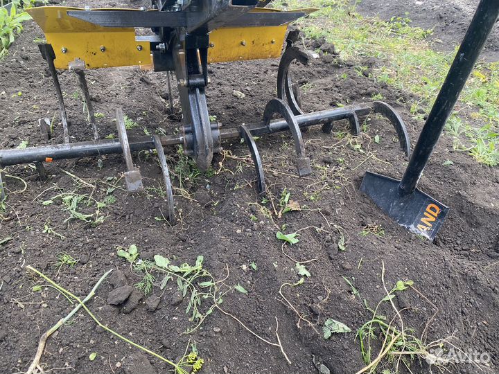 Вспашка земли мотоблоком культиватором