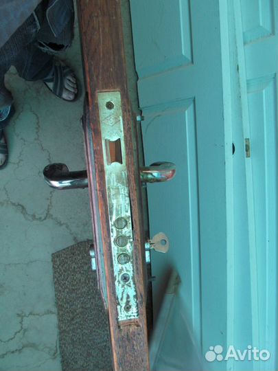 Дверь вxодная из массива дерева и межкомнатные