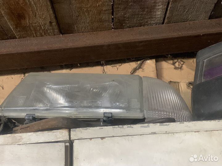 Продам левую фару