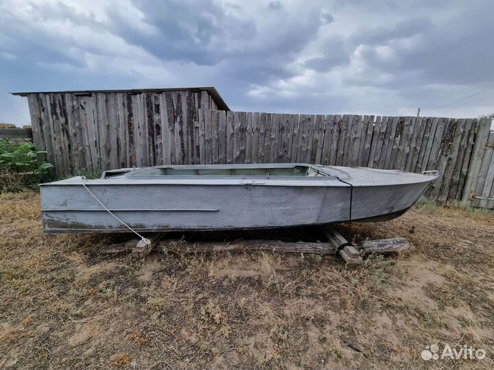 Лодка Астраханка