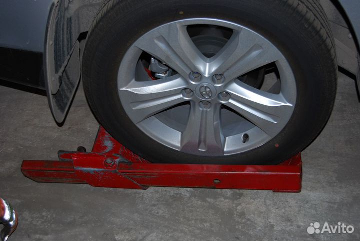 Эвакуатор из паркинга. Эвакуация машин