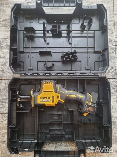 Dewalt DCS369 Сабельная пила