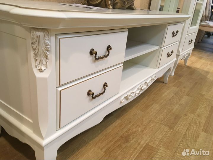 Тумба под тв из массива