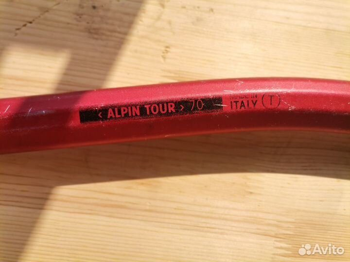 Ледоруб Alpin Tour G Ice Аxе 70 cm Red