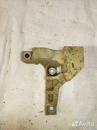 Кронштейн компрессора кондиционера Mitsubishi Asx