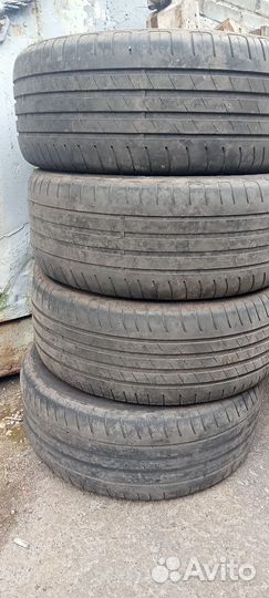 Goodyear EfficientGrip 225/50 R17