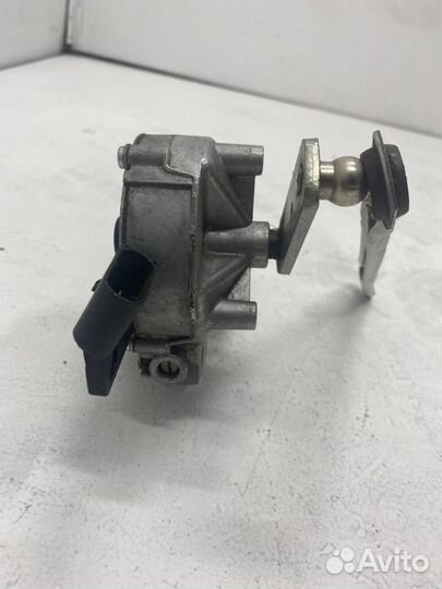 Моторчик стеклоочистителя передний