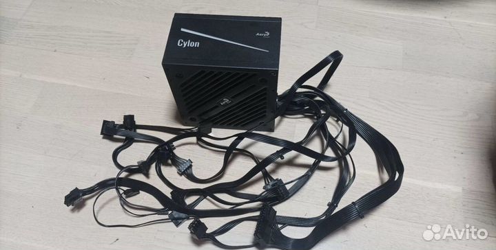 Блок питания Aerocool ATX 700W cylon 80+