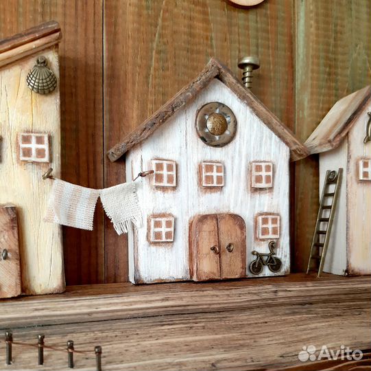 Ключница из дерева