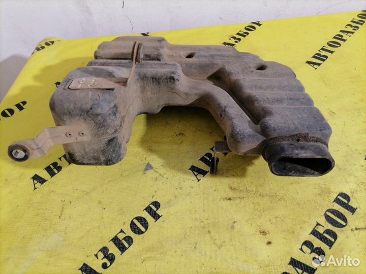 Резонатор воздушного фильтра Mitsubishi Galant 9