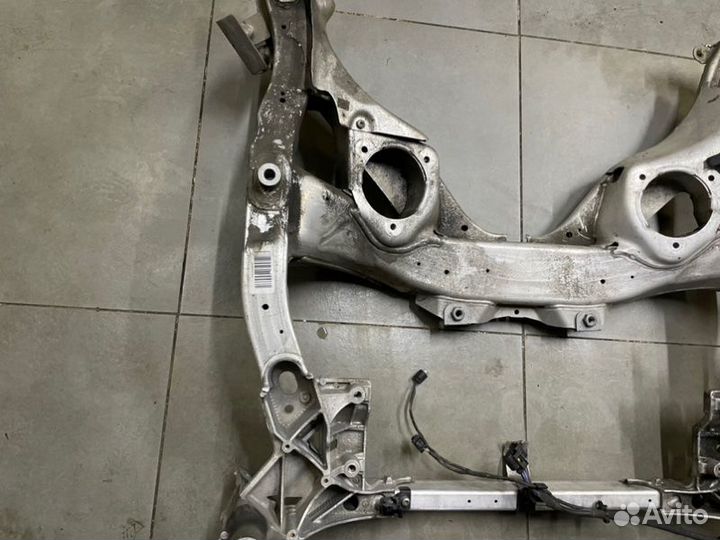 Подрамник передний Bmw 528I F10 2010