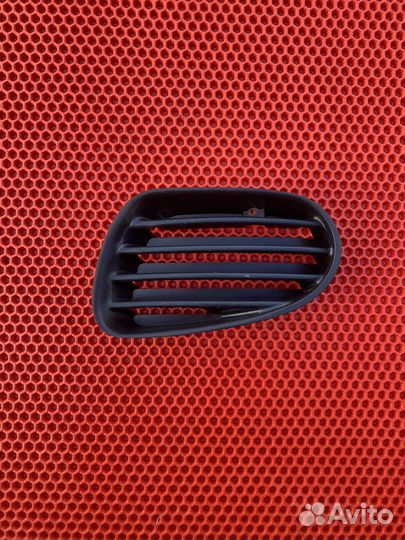 Левая заглушка птф mitsubishi carisma дорестайлинг