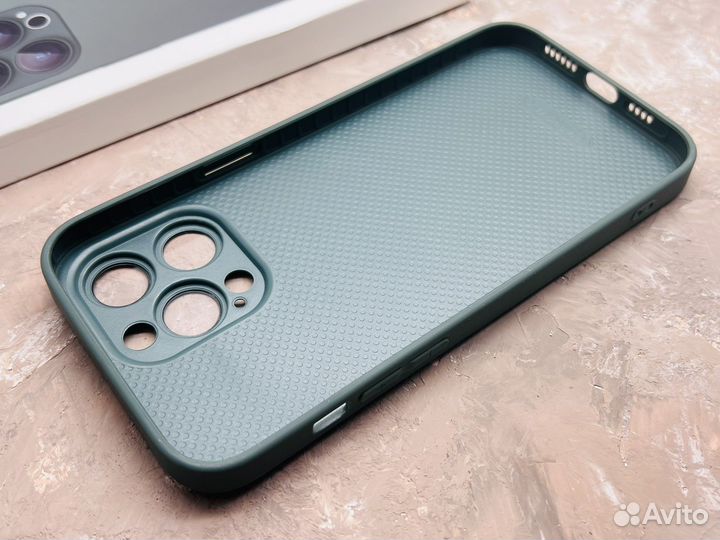 Чехол на iPhone 14