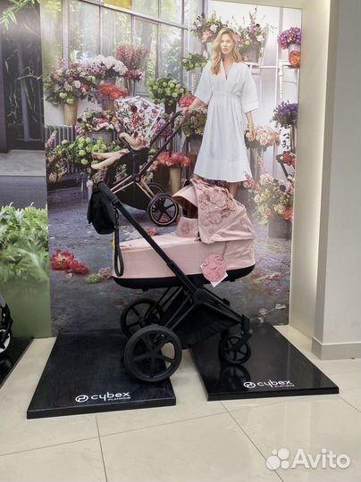 Cybex Priam IV с рождения премиум коляска