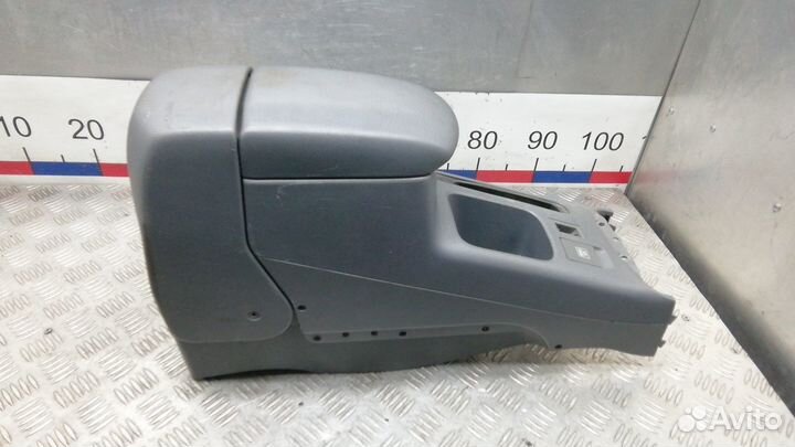 Подлокотник Toyota RAV4 2 (XA20) 2002