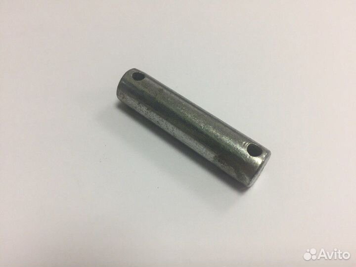 Ось для установки откидного болта на дышло всех б