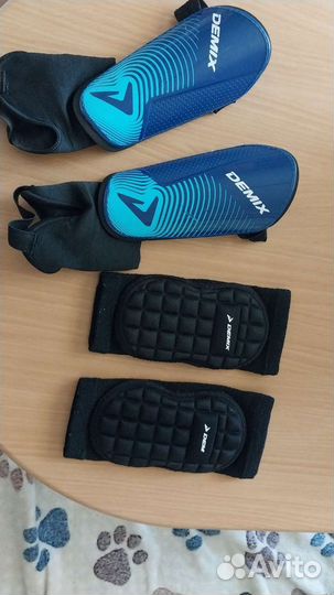 Щитки футбольные детские