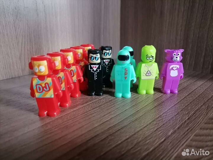 Игрушки киндер с капсулами