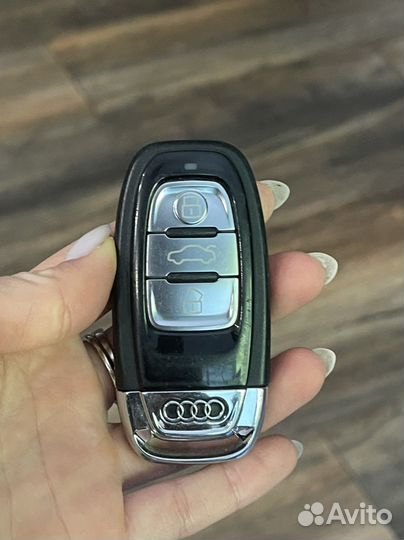 Автомобильный ключ зажигания Audi S7