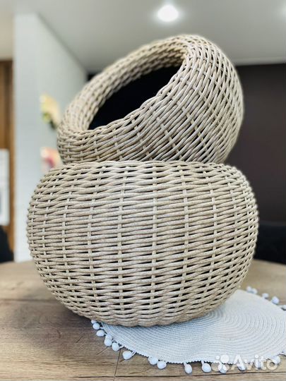 Кашпо из искусственного ротанга