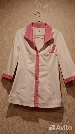 Медицинский халат и двое брюк новое за 1200