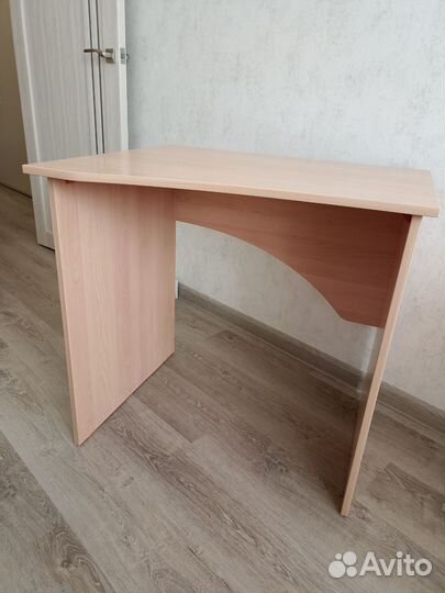 Письменный стол