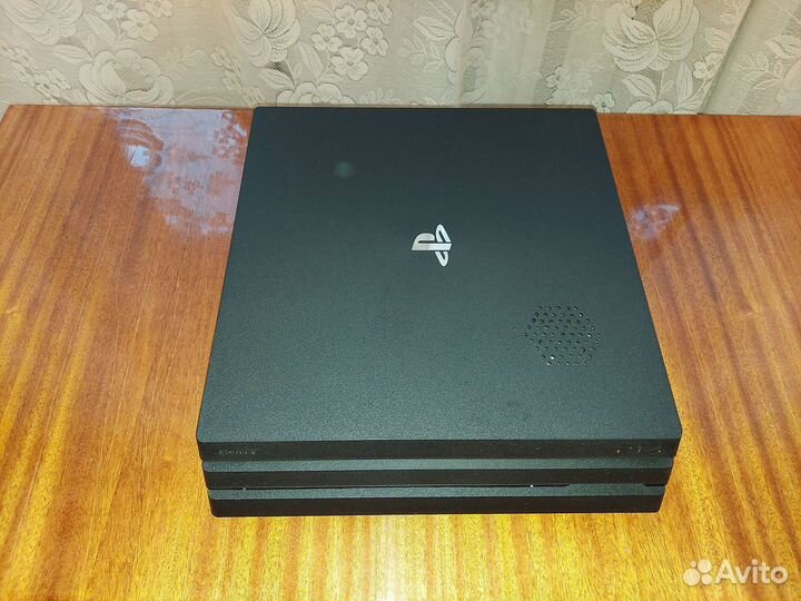 Улучшенная PS 4 Pro (PlayStation) с SSD + 4 игры