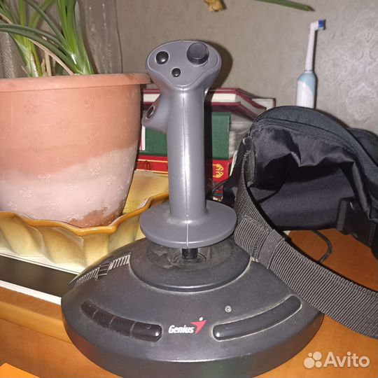 Джойстик genius
