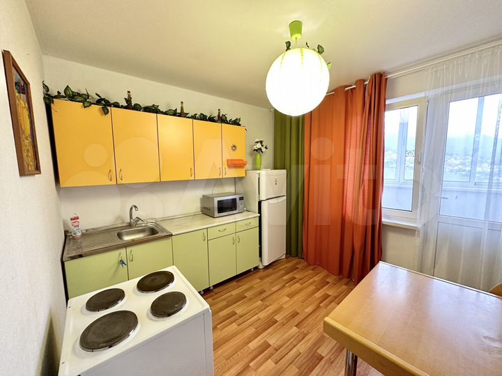 2-к. квартира, 62 м², 9/16 эт.