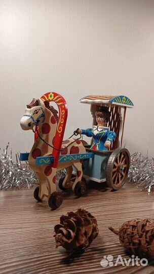 Статуэтка бричка