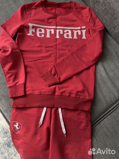 Спортивный костюм женский