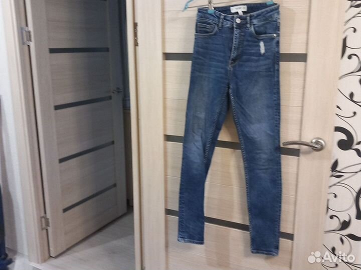 Джинсы 42 размера Манго