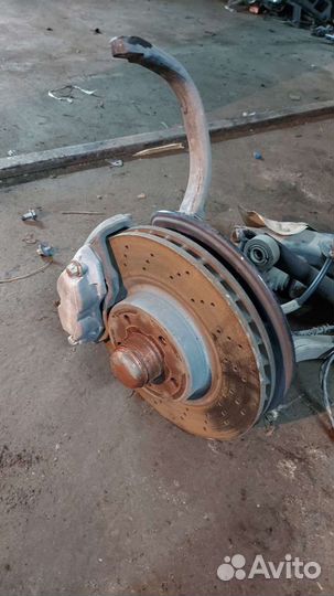 Поворотный кулак (цапфа) правый Мерседес w211