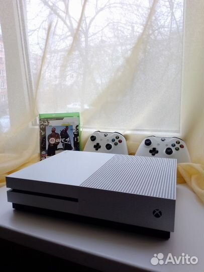 Xbox one s 2 геймпада 1tb