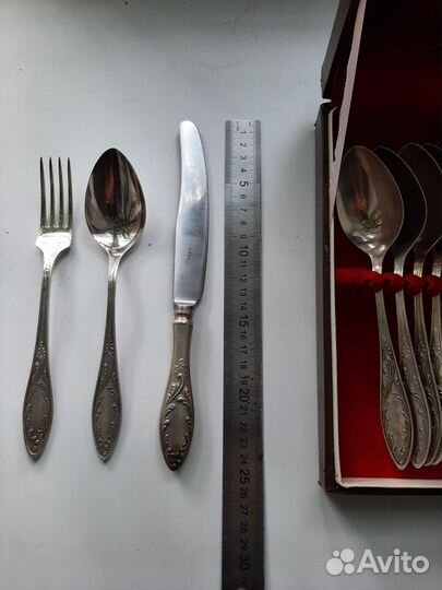 Набор столовых приборов мельхиор