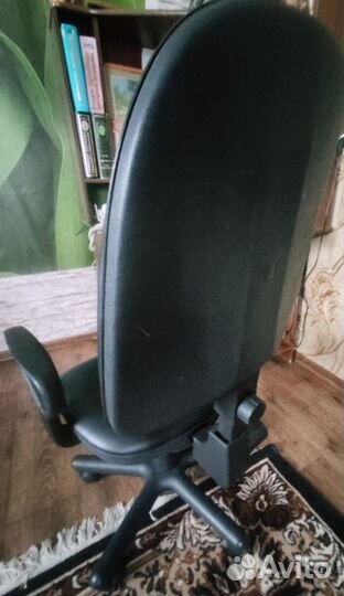 Компьютерное кресло